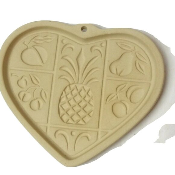 Pampered Chef Hospitality Heart Cookie Mold 5"x6" Stoneware Vintage 2001 Retired - Picture 4 of 6